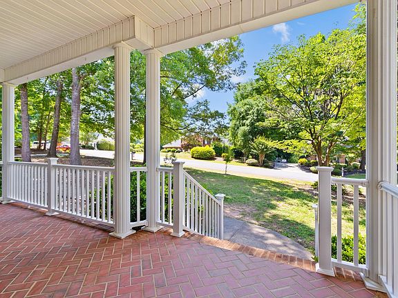 5th image of 203 Country Club Dr