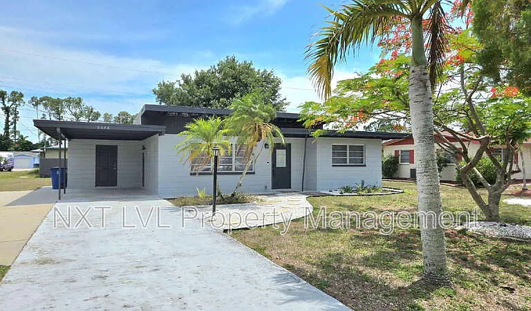2348 Burton Ave — Photo 3