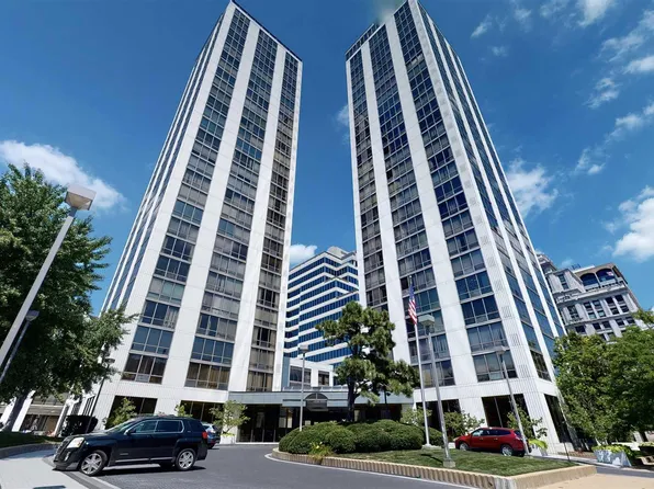 123 SW Jefferson Ave #E6c, Peoria, IL 61602