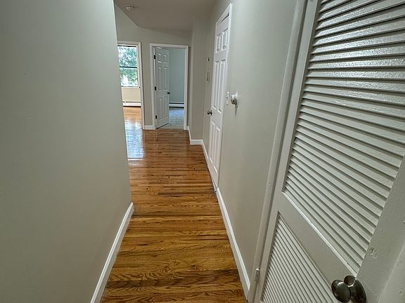 4th image of 246 Roseville Ave #4BB