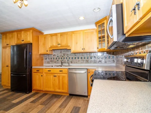 319 S Front St #1, Marquette, MI 49855