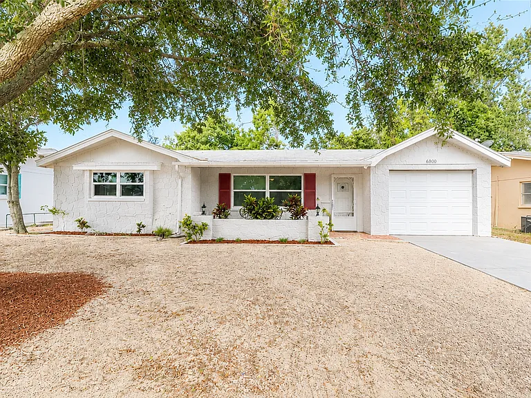 10801 Oldham Rd — Photo 1