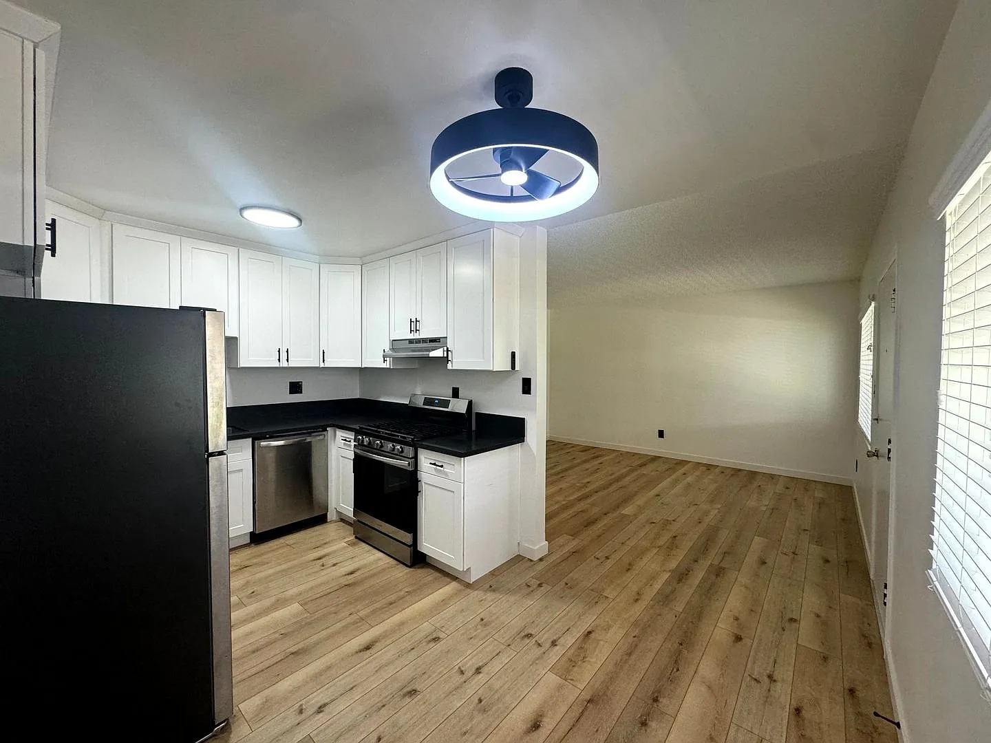 2535 Kansas Ave — Photo 3