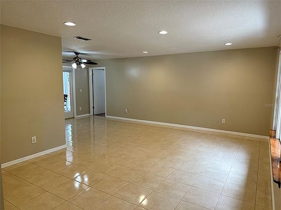 3rd image of 41 Rosewood Trl