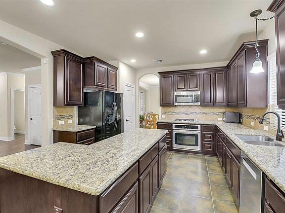 3rd image of 139 S Ridge Park Dr