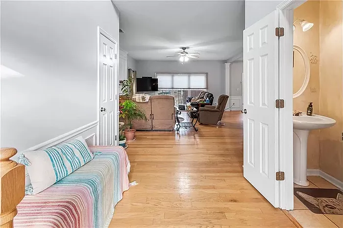 115 Quarrington Ct — Photo 2