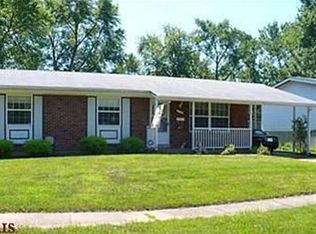 130 Humes Ln, Florissant, MO 63031