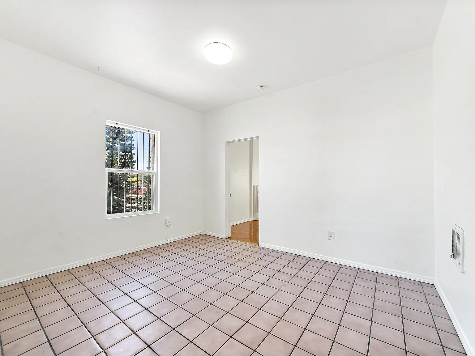 1 bed, 472 sqft, $1,500 — Photo 4