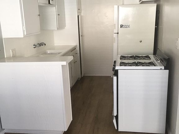 5th image of 4469 Murietta Ave