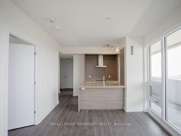 2221 Yonge St #4609 — Photo 7