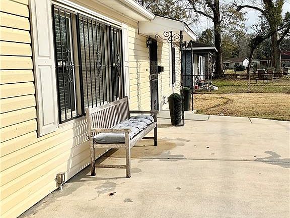 3rd image of 1010 Barbara Dr