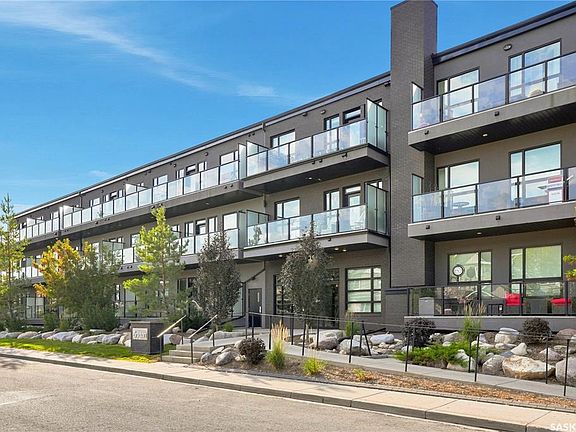2nd image of UNIT 211-415 Maningas BEND