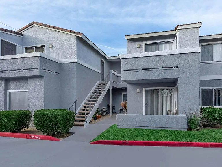 Desert Heights Apartment Homes — Photo 17