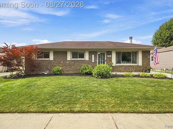 2nd image of 41269 Dunboyne Cir