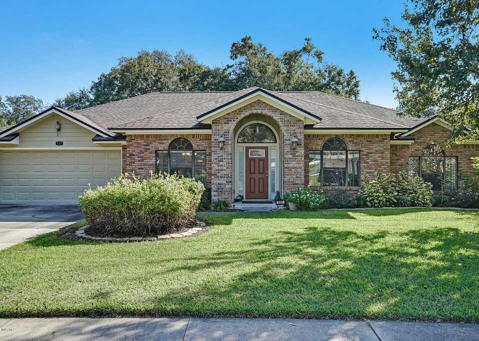 1st image of 527 Lazy Meadow Dr E