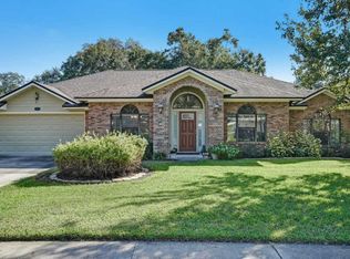 527 Lazy Meadow Dr E, Jacksonville, FL 32225