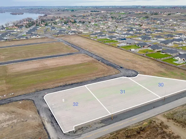 12736 Blackfoot Dr, Pasco, WA 99301