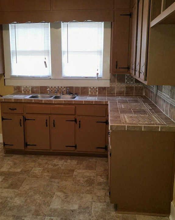 2nd image of 525 16th Pl SW