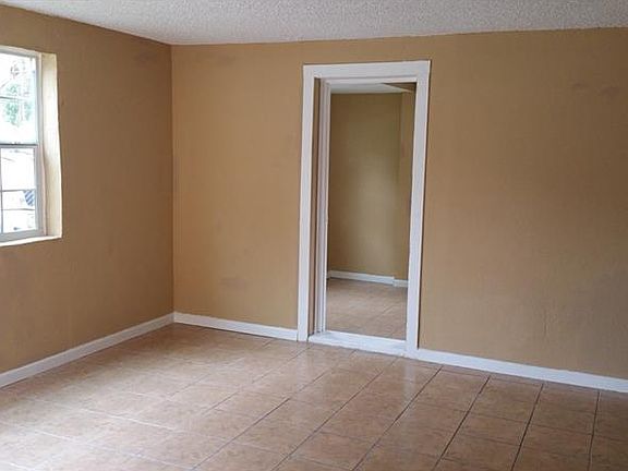 3rd image of 811 S Florida Ave