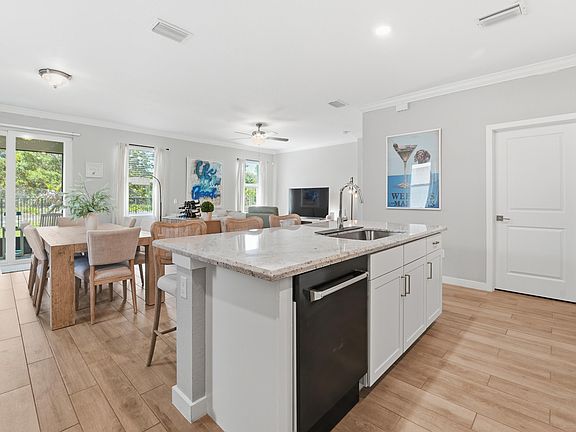 4th image of 1554 NE White Pine Terrace