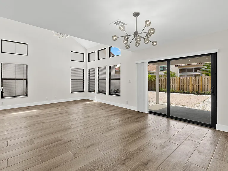 5521 Ilford Ct — Photo 10