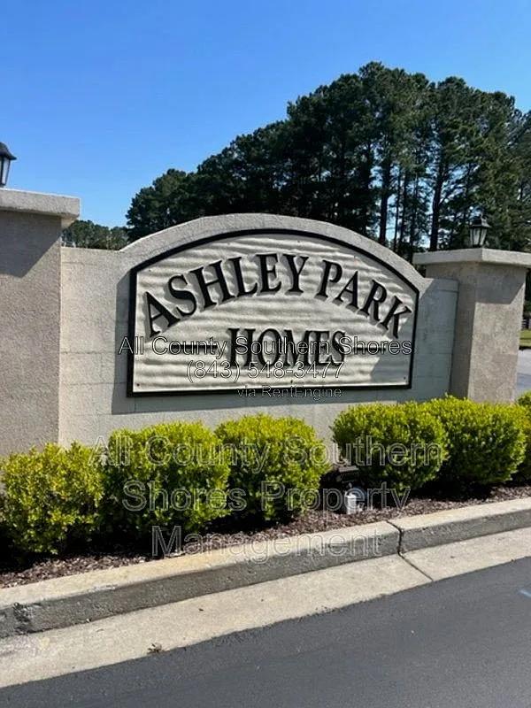 3 bed, 2.0 bath, 1265 sqft, $1,800 — Photo 3