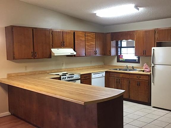 Large Kitchen, new tile