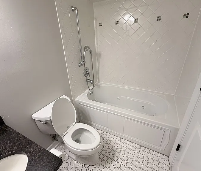 704 Rogers St #704 — Photo 14