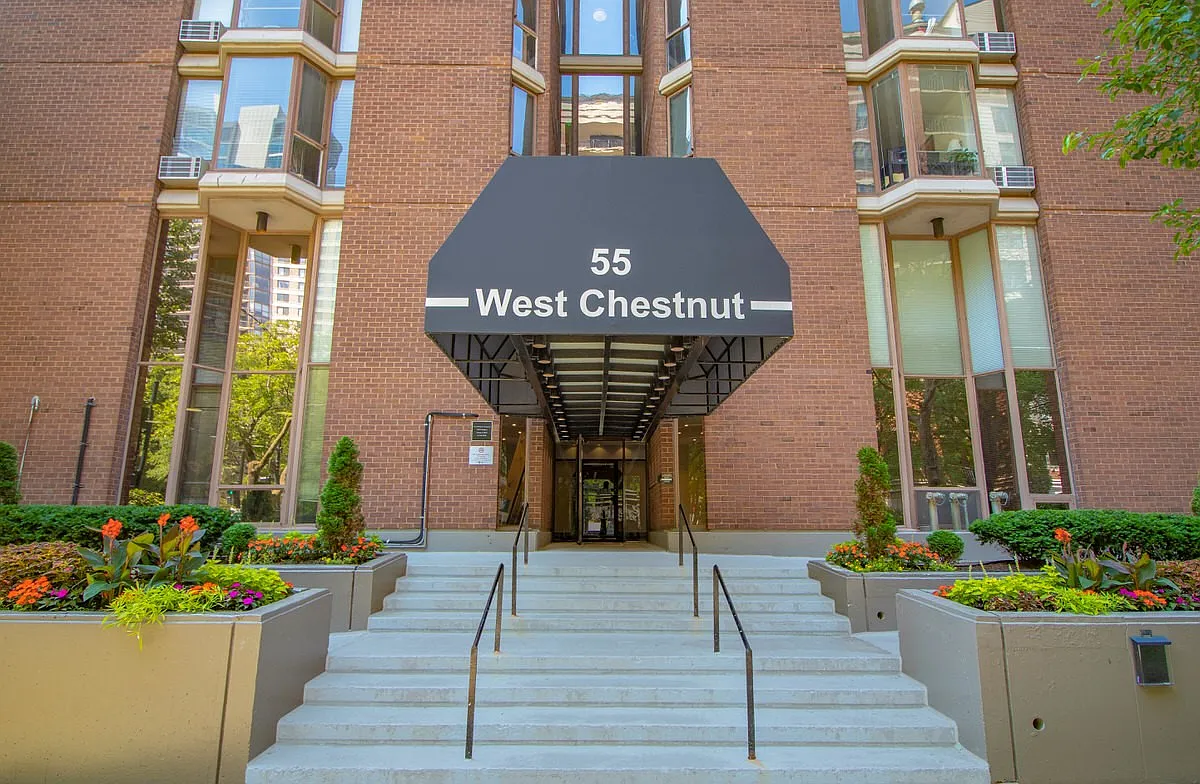 55 W. Chestnut — Photo 2