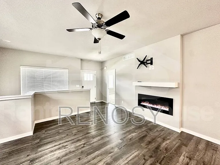 2310 SW Plaza Pkwy — Photo 2