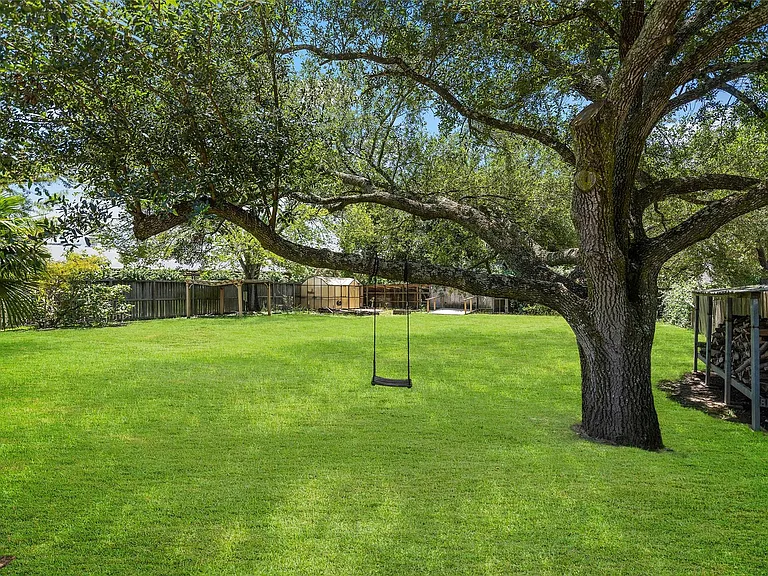 18718 Vickers Rd — Photo 25