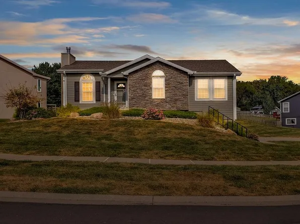 4805 Crystal Dr, Saint Joseph, MO 64503