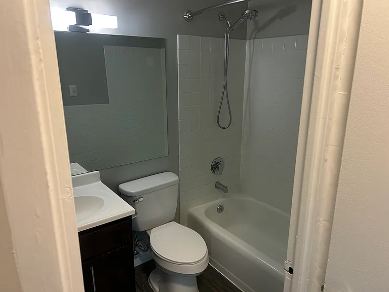 5600-01 N Sheridan Rd #18E — Photo 10