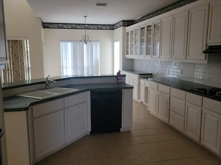 4530 Oso Pkwy — Photo 24