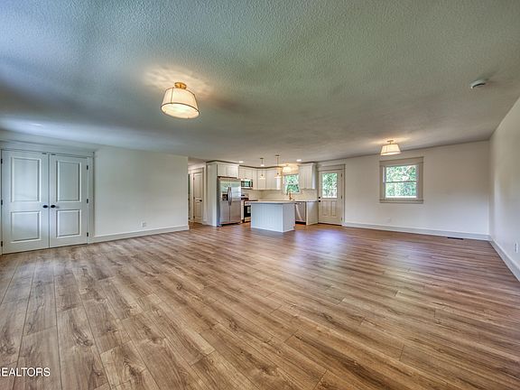 5th image of 2707 Harris Rd