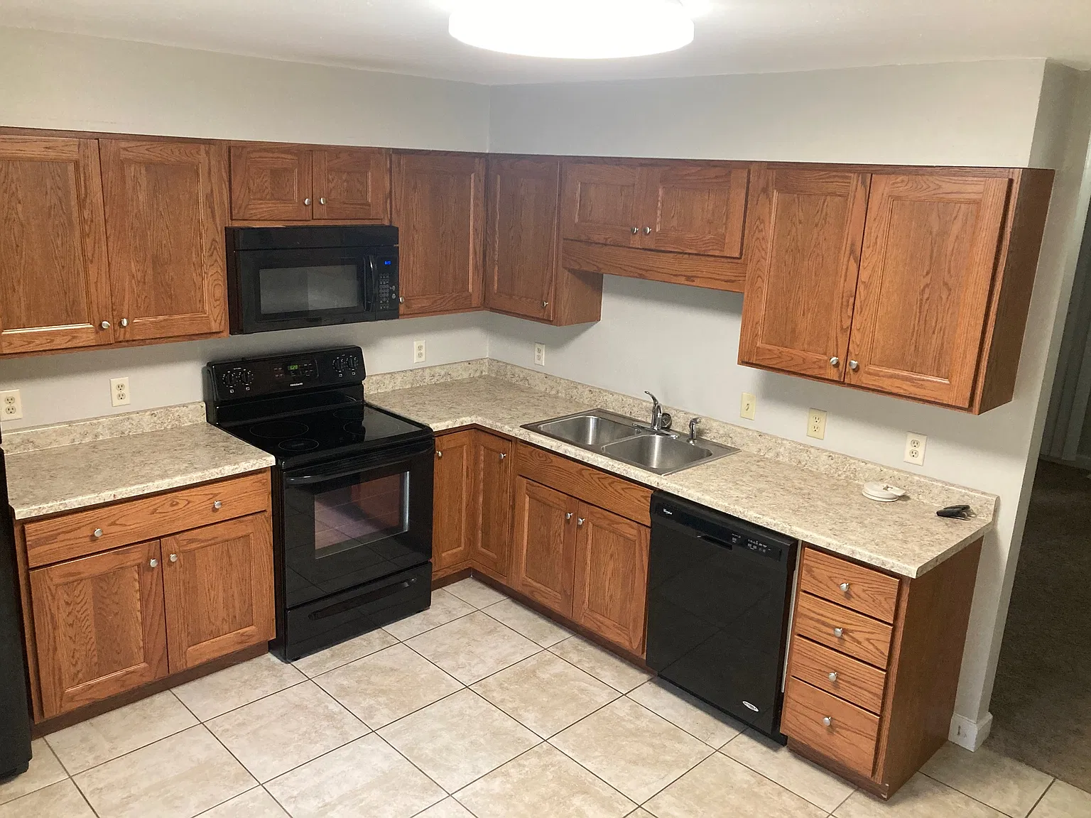 2 bed, 900 sqft, $900 — Photo 3