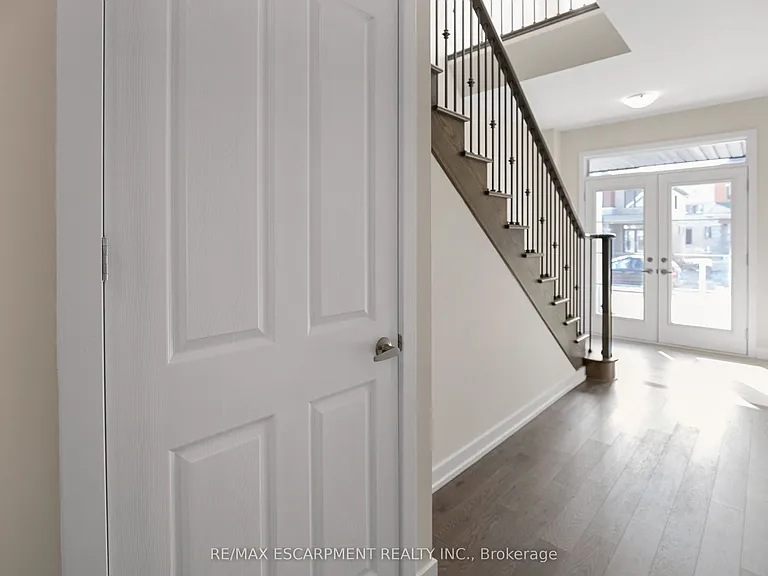 12 Blackberry Ln — Photo 2