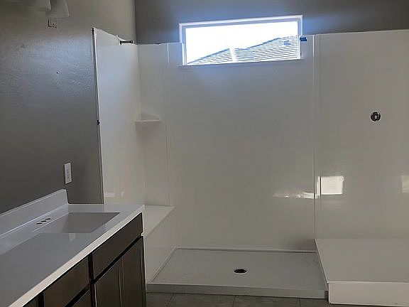 5th image of 3271 N 299th Dr