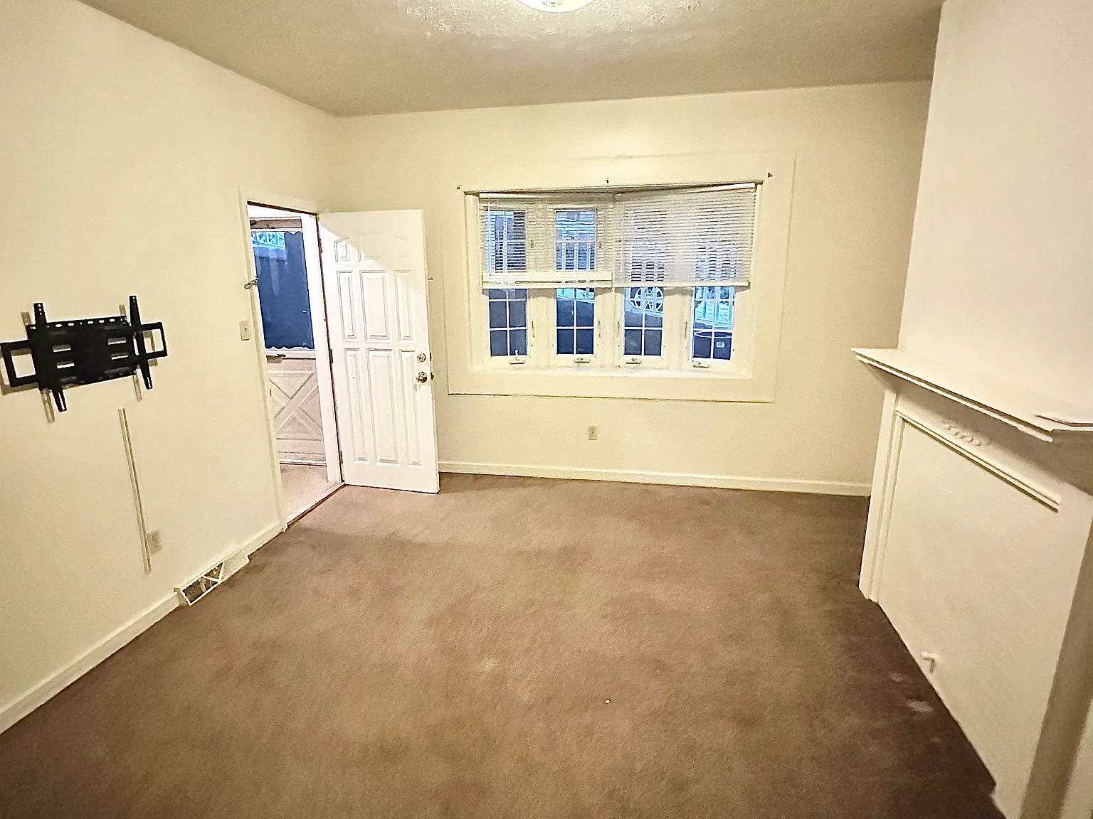 1 bed, 750 sqft, $1,000 — Photo 2
