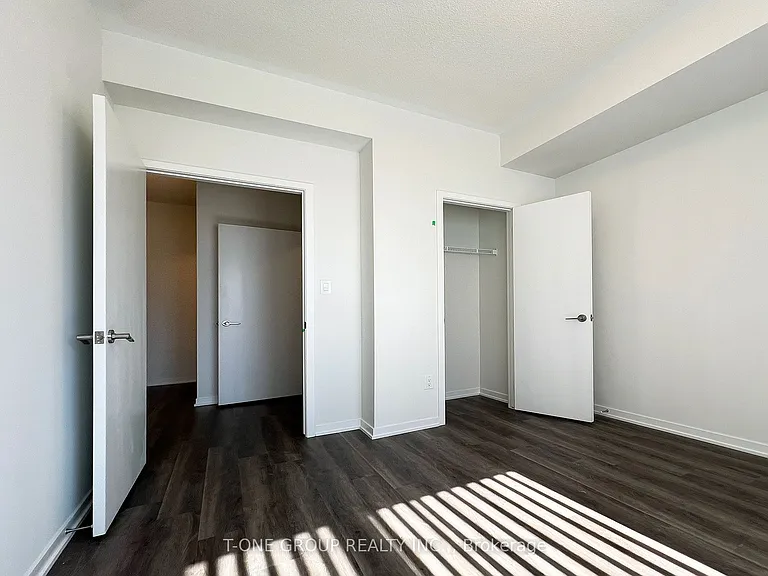90 Honeycrisp Cres #Townhouse 362 — Photo 10