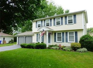 30 Cobleskill Cir, Rochester, NY 14626