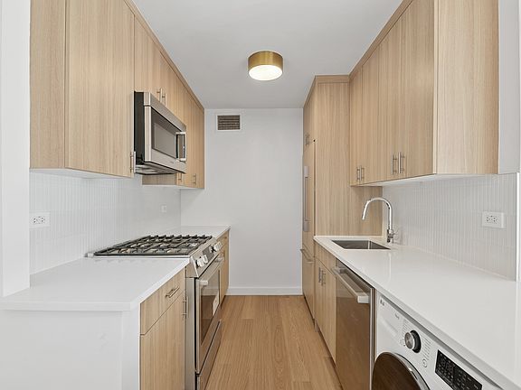 5th image of 501 E 87th St Ph D