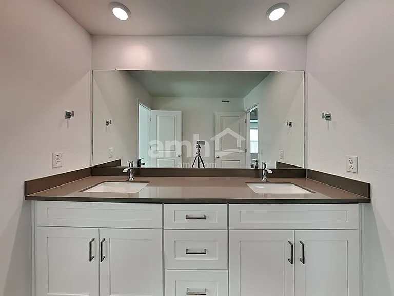 2128 W Alicia Dr — Photo 13