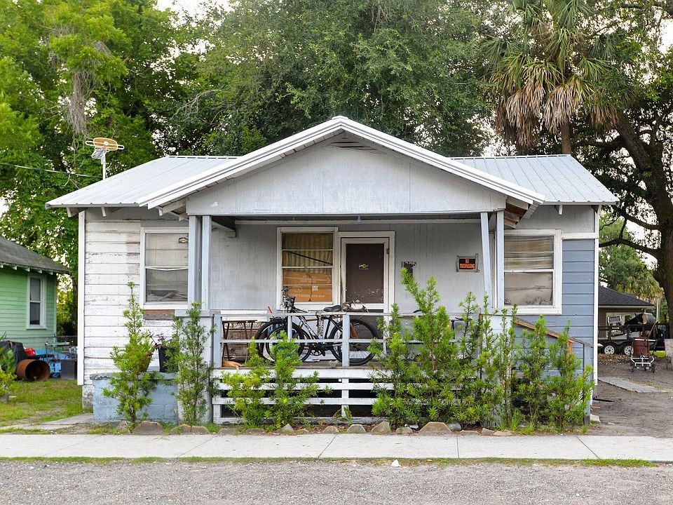 1st image of 1205 Barnett St