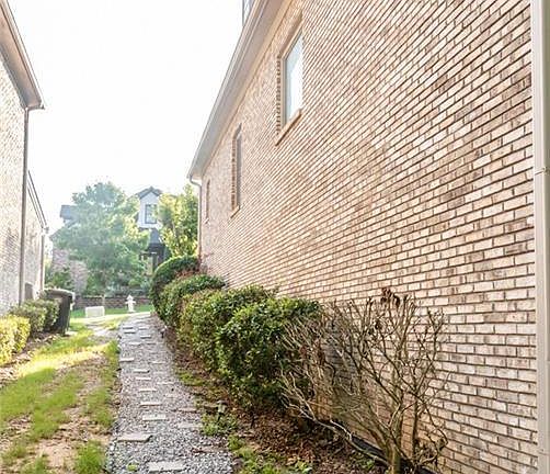 3rd image of 1432 Park Hollow Ln #Basement