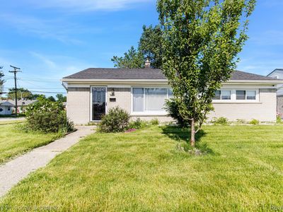 25707 Miracle Dr, Madison Heights, MI, 48071