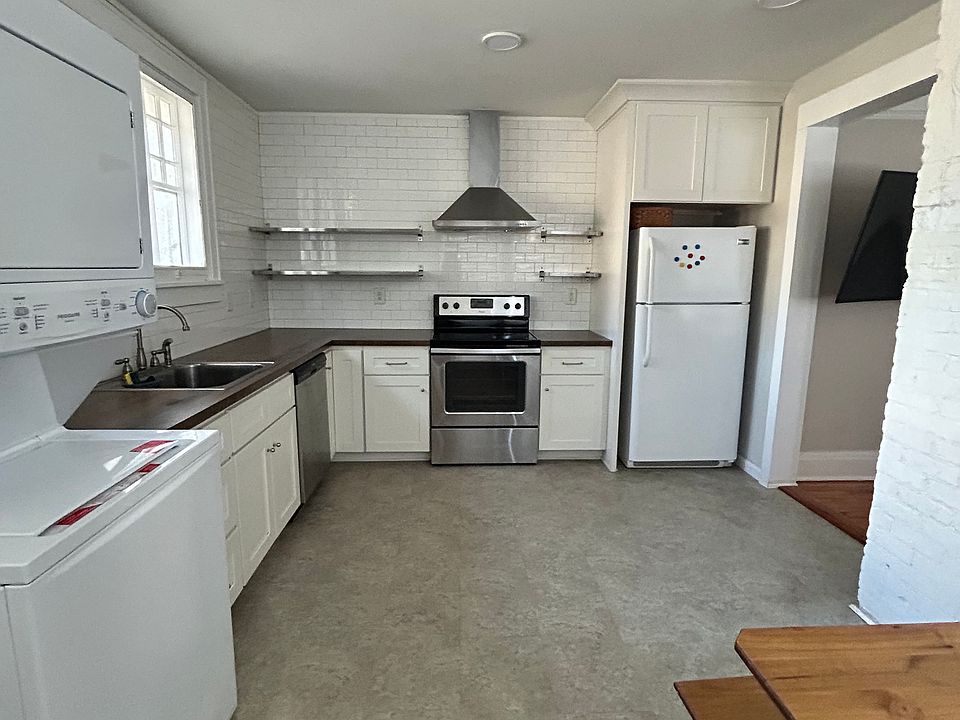 1st image of 415 S McKay Ave