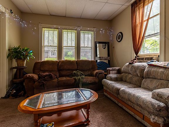 3rd image of 2016 E 1st St APT 1