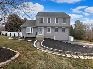 3 Spinning Wheel Rd, Monroe, CT 06468