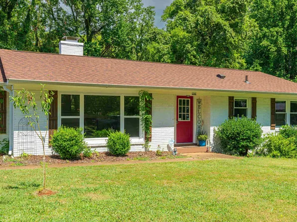 1025 Dixie Ave, Florence, AL 35630